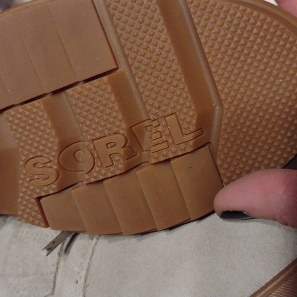 Sorel Tan suede shoes - Picture 2 of 5